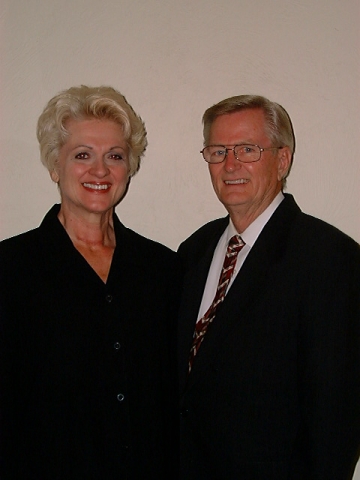 ANNETTE (NIELSEN) THOMPSON 
AND HUSBAND TOM (MAGGIE THOMPSONS BROTHER 